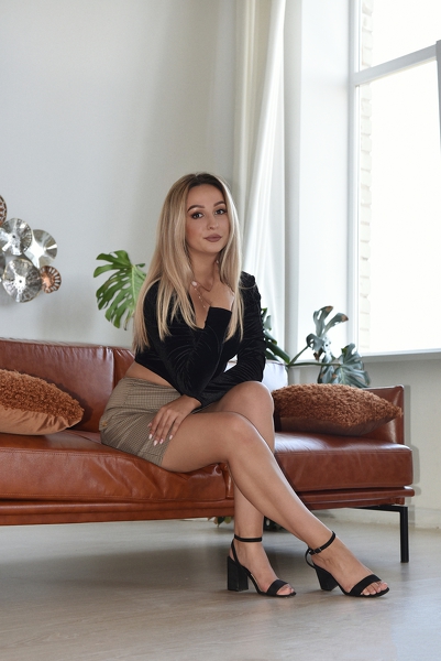 Dazzling Charm: Elena, 32 y.o. from Dnipro, Ukraine — VeronikaLove