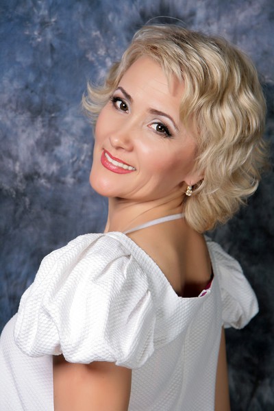 Alluring Presence: Elena, 57 y.o. from Kyiv, Ukraine — VeronikaLove