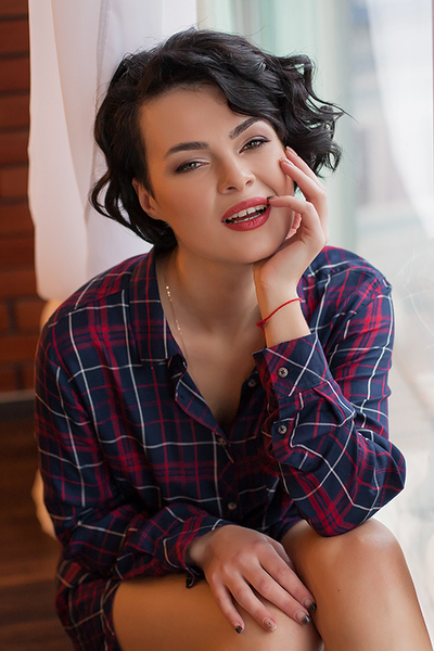 Ethereal Ekaterina, 34 y.o. from Kongsberg, Norway with Black hair — VeronikaLove