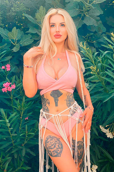 Timeless Grace: Katerina, 33 y.o. from Judetul Brasov, Romania — VeronikaLove