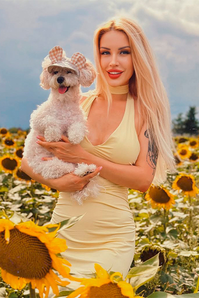 Timeless Grace: Katerina, 33 y.o. from Judetul Brasov, Romania — VeronikaLove