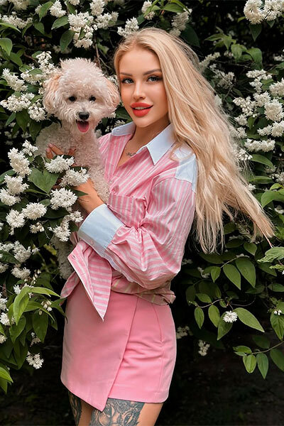 Timeless Grace: Katerina, 33 y.o. from Judetul Brasov, Romania — VeronikaLove