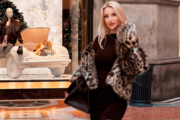 Timeless Grace: Katerina, 33 y.o. from Judetul Brasov, Romania — VeronikaLove