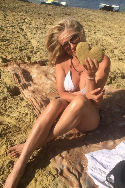 Magnetic Appeal: Viktoria, 53 y.o. from Kharkiv, Ukraine — VeronikaLove