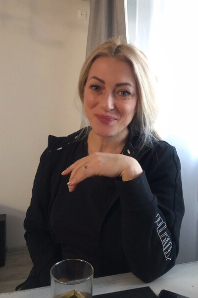 Magnetic Appeal: Viktoria, 53 y.o. from Kharkiv, Ukraine — VeronikaLove