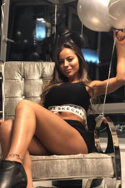 Magnetic Allure: Aylen, 37 y.o. from Provincia de Buenos Aires, Argentina — VeronikaLove