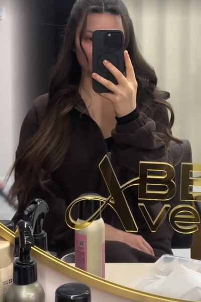 Captivating Elegance: Catalina, 25 y.o. from London, United Kingdom — VeronikaLove