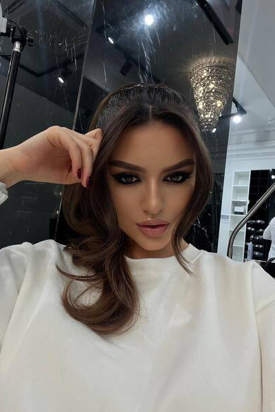 Captivating Elegance: Catalina, 25 y.o. from London, United Kingdom — VeronikaLove