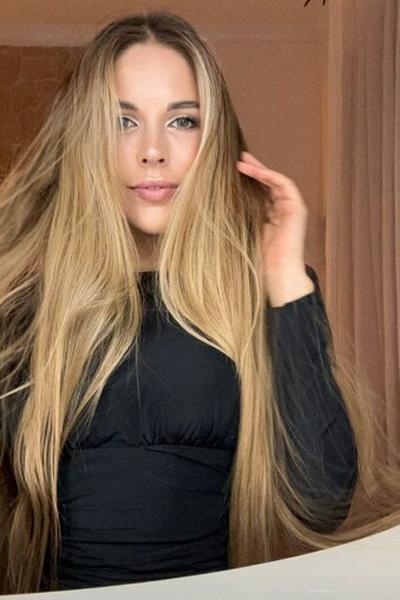 Magnetic Allure: Vasilisa, 38 y.o. from Padua, Italy — VeronikaLove