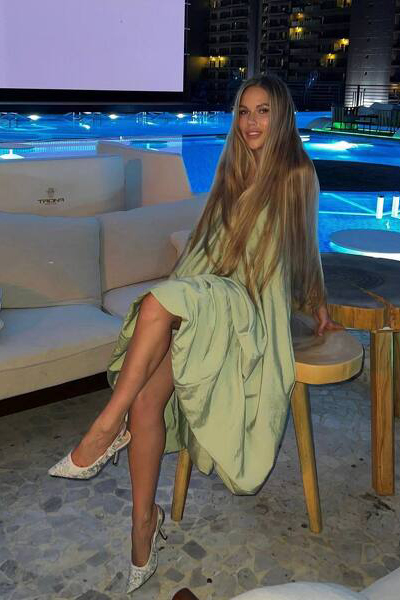 Magnetic Allure: Vasilisa, 38 y.o. from Padua, Italy — VeronikaLove