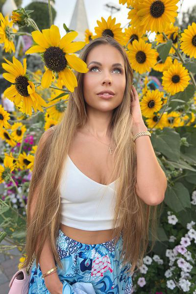 Magnetic Allure: Vasilisa, 38 y.o. from Padua, Italy — VeronikaLove