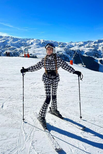 Magnetic Allure: Vasilisa, 38 y.o. from Padua, Italy — VeronikaLove