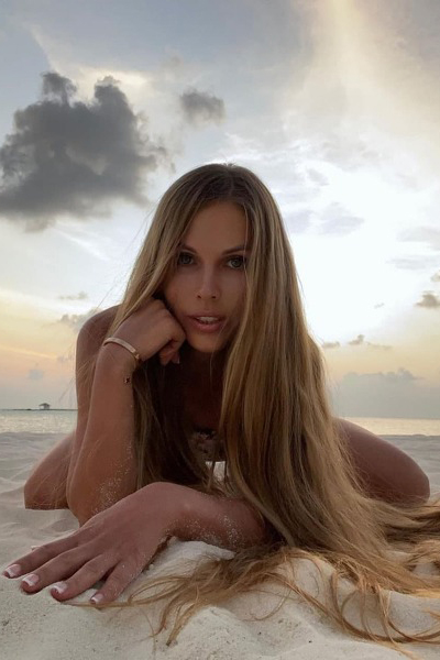 Magnetic Allure: Vasilisa, 38 y.o. from Padua, Italy — VeronikaLove