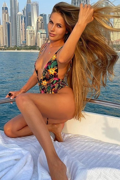 Magnetic Allure: Vasilisa, 38 y.o. from Padua, Italy — VeronikaLove