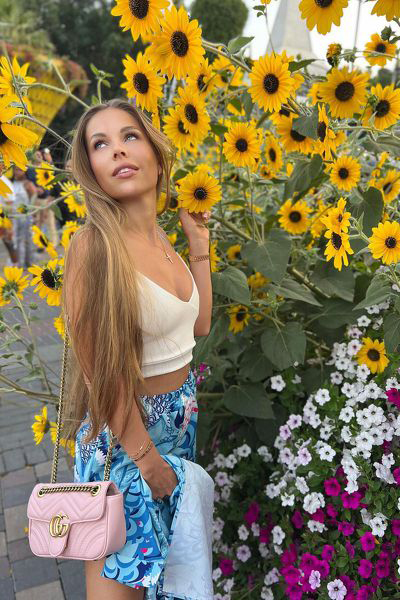 Magnetic Allure: Vasilisa, 38 y.o. from Padua, Italy — VeronikaLove