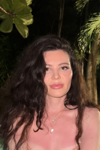 Dynamic Ekaterina, 35 y.o. from California, United States with Brown hair — VeronikaLove