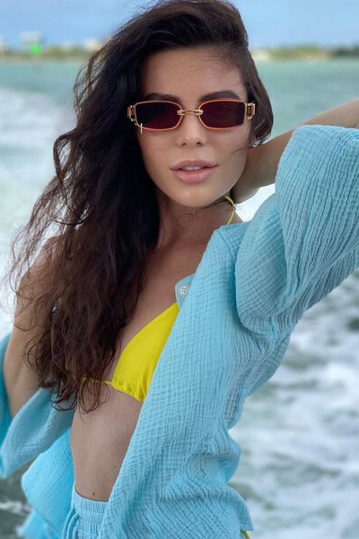 Dynamic Ekaterina, 35 y.o. from California, United States with Brown hair — VeronikaLove