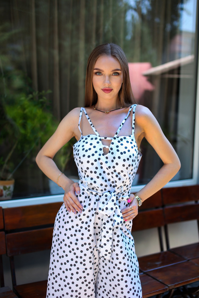 Magnetic Allure: Arina, 24 y.o. from Zaporizhzhia region, Ukraine — VeronikaLove