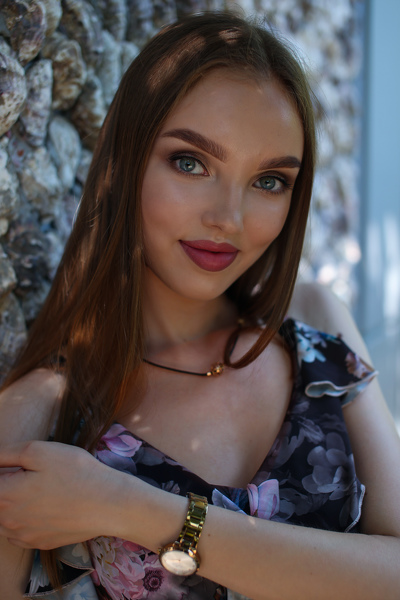 Magnetic Allure: Arina, 24 y.o. from Zaporizhzhia region, Ukraine — VeronikaLove