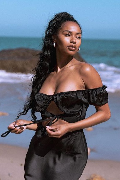 Captivating Gaze: Aleksandra Paige, 33 y.o. from California, United States — VeronikaLove