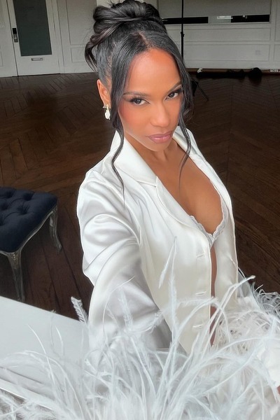 Captivating Gaze: Aleksandra Paige, 33 y.o. from California, United States — VeronikaLove