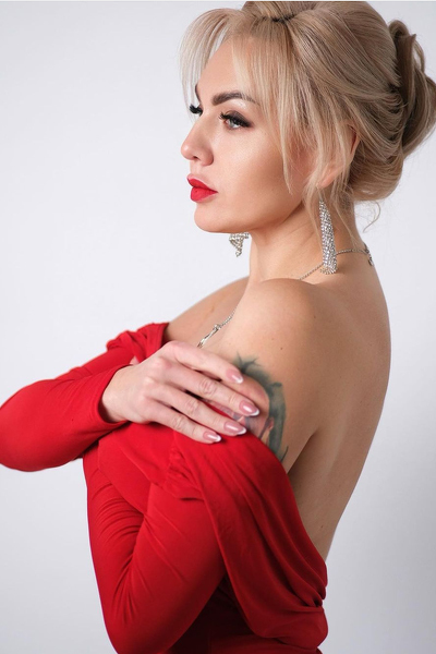 Whimsical Wonder: Yana, 43 y.o. from Kropyvnytskyi, Ukraine — VeronikaLove