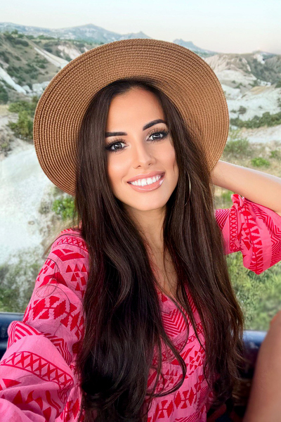 Radiant Charm: Alina, 31 y.o. from Chernivtsi, Ukraine — VeronikaLove