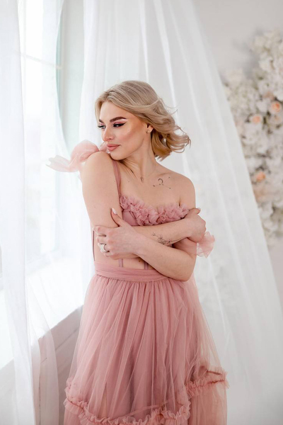 Sophisticated Elegance: Yaroslava, 33 y.o. from Poltava, Ukraine — VeronikaLove