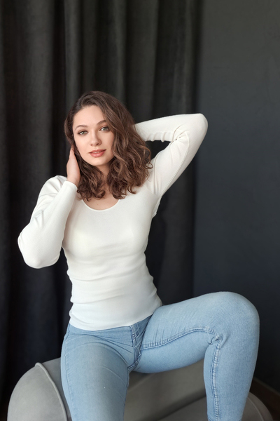 Enigmatic Darina, 28 y.o. from Cherkasy, Ukraine with Light-brown hair — VeronikaLove