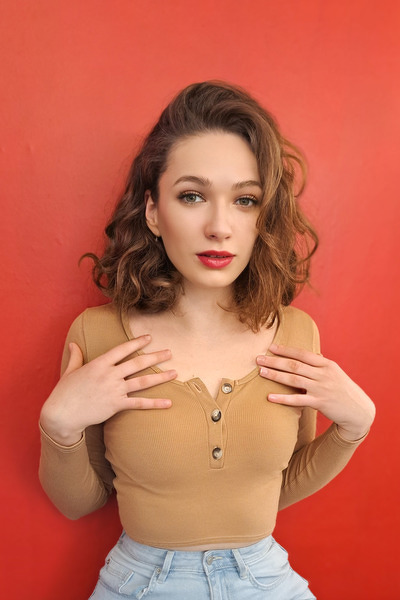 Enigmatic Darina, 28 y.o. from Cherkasy, Ukraine with Light-brown hair — VeronikaLove