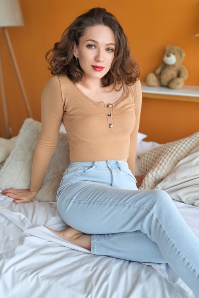 Enigmatic Darina, 28 y.o. from Cherkasy, Ukraine with Light-brown hair — VeronikaLove