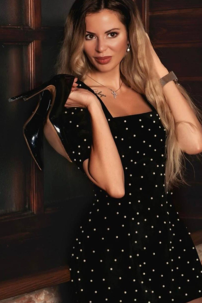 Enchanting Presence: Yana, 44 y.o. from Kharkiv, Ukraine — VeronikaLove