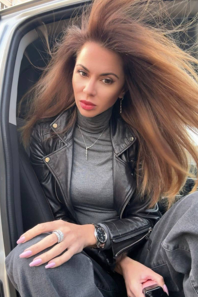 Enchanting Presence: Yana, 44 y.o. from Kharkiv, Ukraine — VeronikaLove