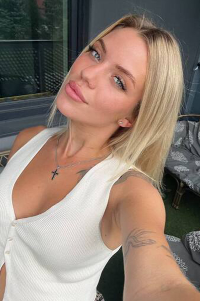 Joyful Sonja, 23 y.o. from Tallinn, Estonia with Blonde hair — VeronikaLove