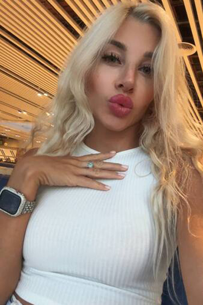 Ethereal Charm: Anjela, 32 y.o. from Odesa, Ukraine — VeronikaLove