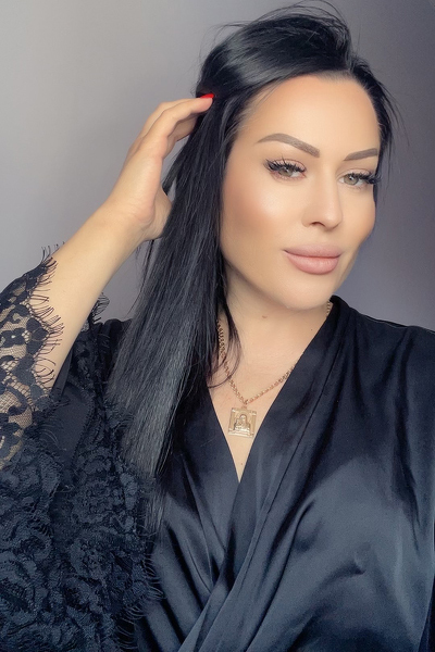 Glamorous Presence: Tetyana, 41 y.o. from Kherson, Ukraine — VeronikaLove