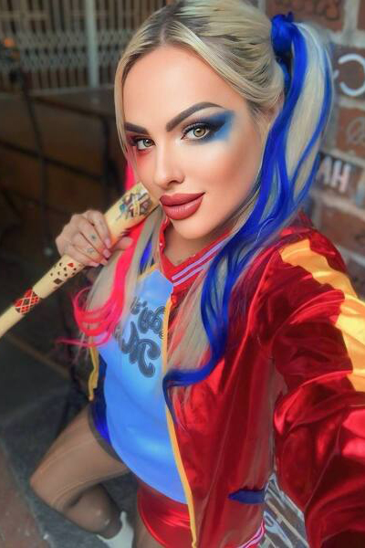 Captivating Elegance: Alika, 47 y.o. from Hannover, Germany — VeronikaLove