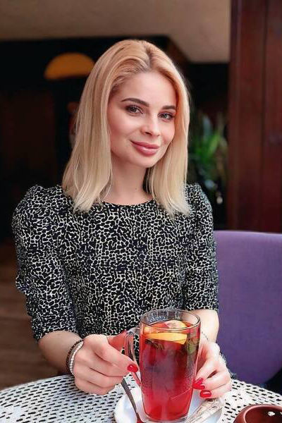 Ethereal Charm: Viktoria, 29 y.o. from Kyiv, Ukraine — VeronikaLove