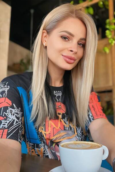 Ethereal Charm: Viktoria, 29 y.o. from Kyiv, Ukraine — VeronikaLove