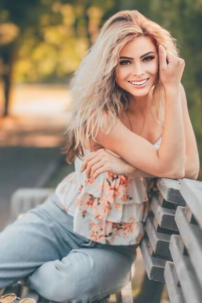 Ethereal Charm: Viktoria, 29 y.o. from Kyiv, Ukraine — VeronikaLove