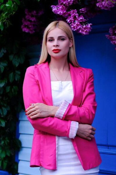 Ethereal Charm: Viktoria, 29 y.o. from Kyiv, Ukraine — VeronikaLove