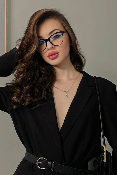 Timeless Elegance: Alina, 21 y.o. from Bydgoszcz, Poland — VeronikaLove