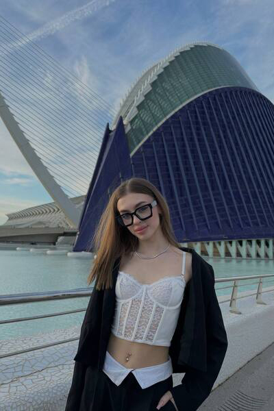 Timeless Elegance: Alina, 21 y.o. from Bydgoszcz, Poland — VeronikaLove