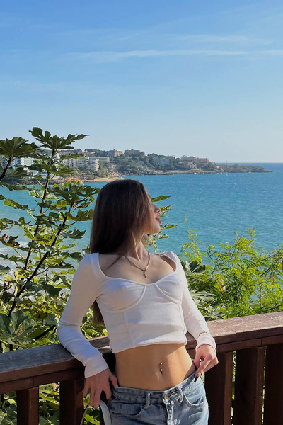 Timeless Elegance: Alina, 21 y.o. from Bydgoszcz, Poland — VeronikaLove