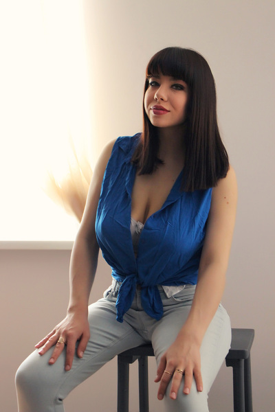 Captivating Gaze: Irina, 33 y.o. from Mykolaiv, Ukraine — VeronikaLove