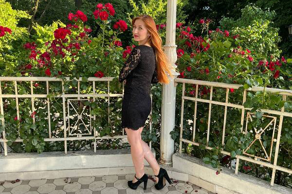 Timeless Beauty: Oleksandra, 37 y.o. from Lodz, Poland — VeronikaLove