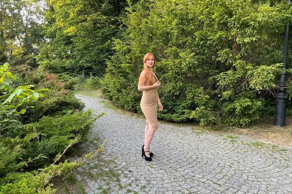 Timeless Beauty: Oleksandra, 37 y.o. from Lodz, Poland — VeronikaLove