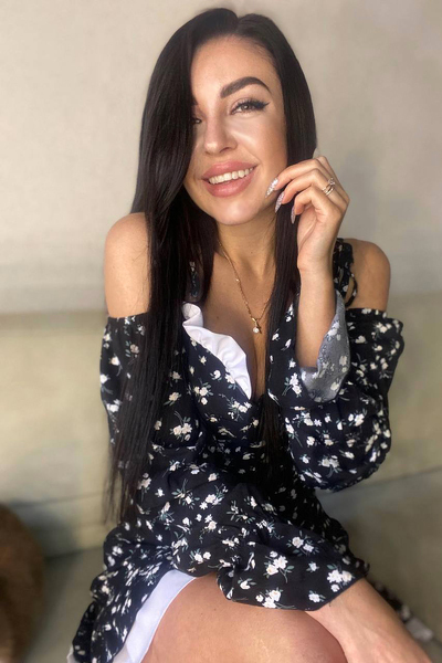 Enthralling Gaze: Karina, 28 y.o. from Kryvyi Rih, Ukraine — VeronikaLove