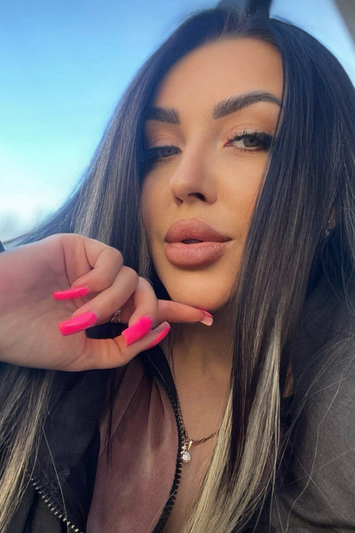 Enthralling Gaze: Karina, 28 y.o. from Kryvyi Rih, Ukraine — VeronikaLove