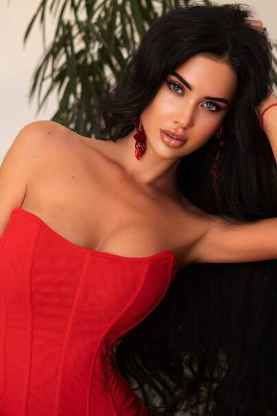 Magnetic Allure: Aleksandra, 27 y.o. from Kyiv, Ukraine — VeronikaLove